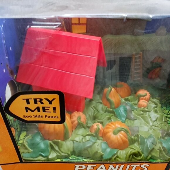 Snoopy Peanuts Flying Ace The Great Pumpkin Memory Lane 2002 - Picture 2 of 8